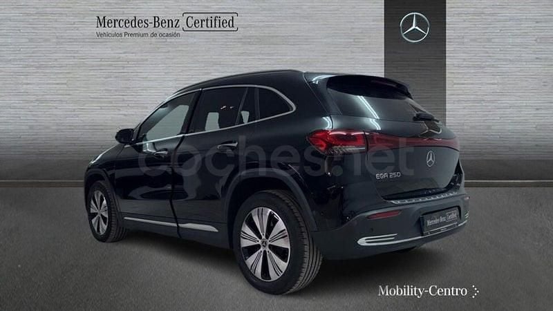 Usado Mercedes EQA250 139 kW (190 CV) 2023 Negro cosmos SUV