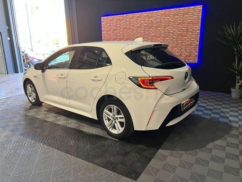 Usado Toyota Corolla Active 122 CV (89 kW) 2020 Blanco Berlina