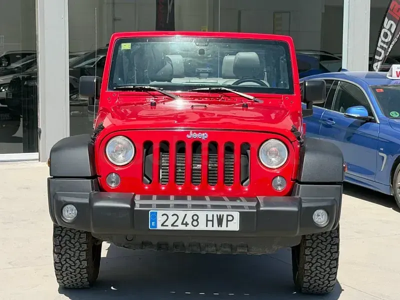 Usado Jeep Wrangler Sahara 200 CV (147 kW) 2014 Rojo SUV