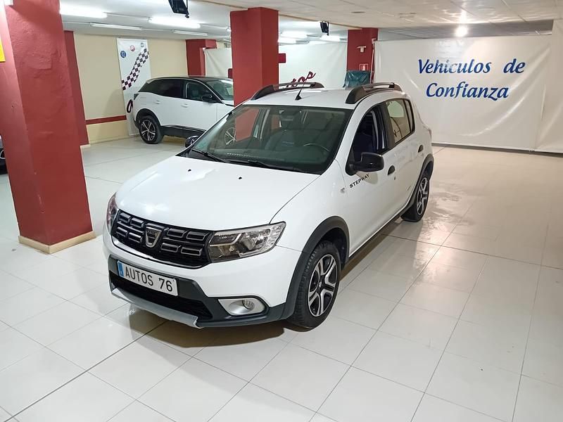Usado Dacia Sandero Comfort 90 CV (66 kW) 2021 Blanco