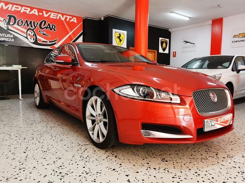 Usado Jaguar XF Sportbrake Luxury 200 CV (147 kW) 2012 Rojo Familiar