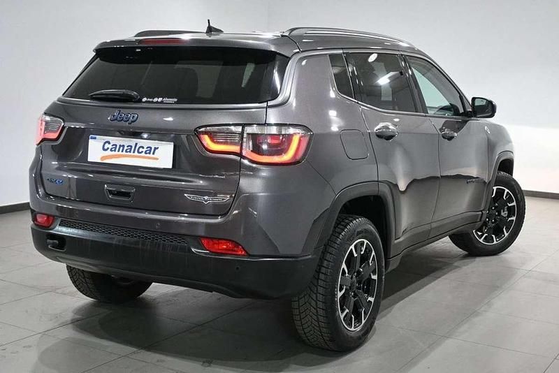 Usado Jeep Compass Trailhawk 241 CV (177 kW) 2021 Gris SUV