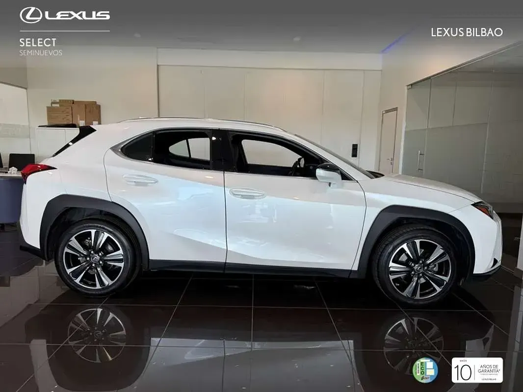Usado Lexus UX 250h 184 CV (135 kW) 2022 Blanco SUV