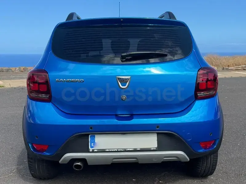 Usado Dacia Sandero Comfort 90 CV (66 kW) 2020 Azul Berlina