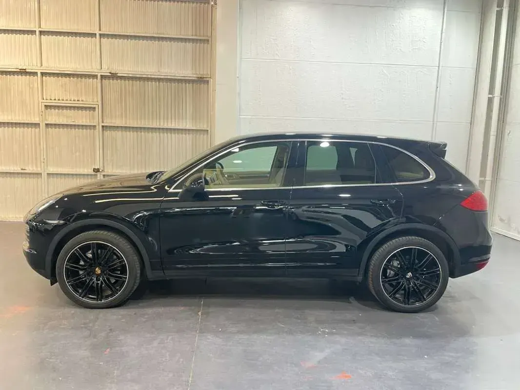 Usado Porsche Cayenne 400 CV (294 kW) 2011 Negro SUV