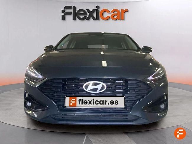 Usado Hyundai i30 120 CV (88 kW) 2024 Verde Berlina