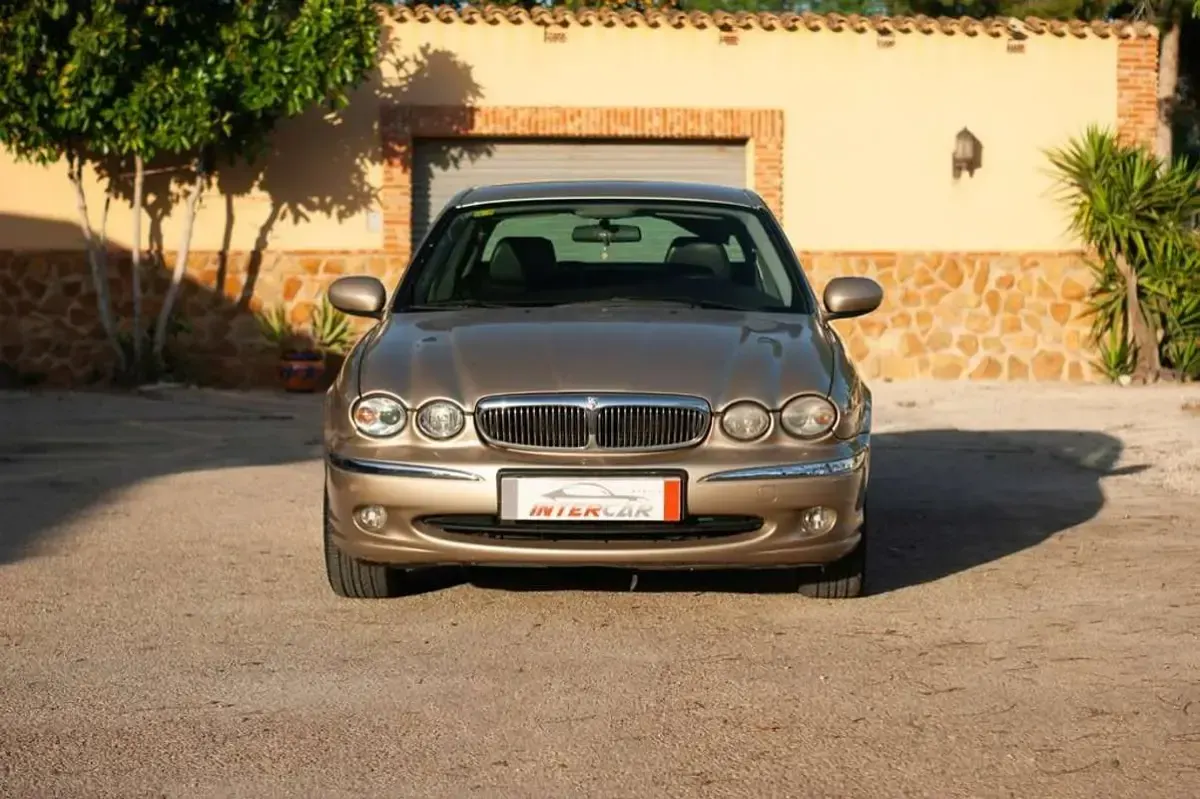 Usado Jaguar X-type Classic 129 CV (94 kW) 2004 Beige Familiar