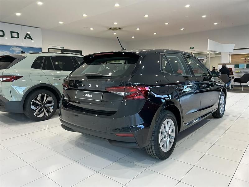 Novo Skoda Fabia 80 HP (58 kW) 2025 Preto Citadino