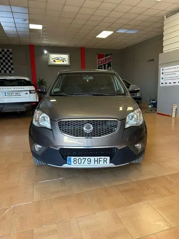 Usado SsangYong Korando 175 CV (128 kW) 2011 Gris SUV