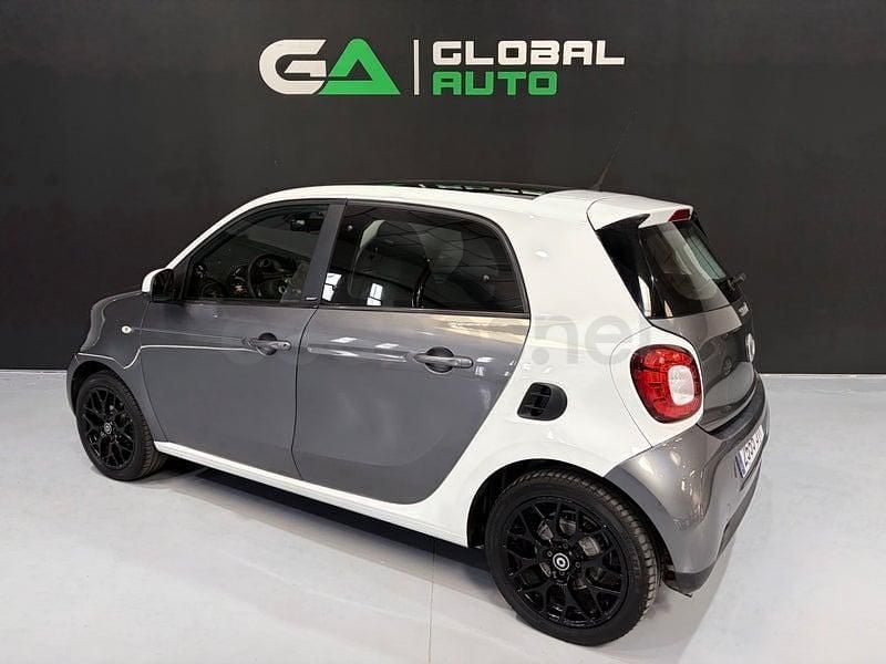 Usado Smart ForFour Passion 90 CV (66 kW) 2016 Gris / plata Utilitario