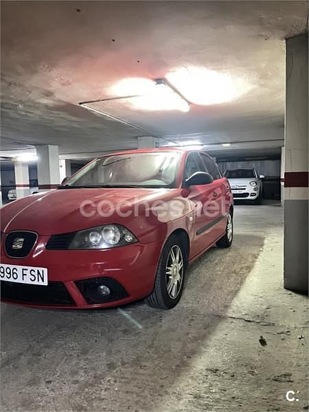 Begagnad Seat Ibiza 100 HK (73 kW) 2007 Röd Halvkombi