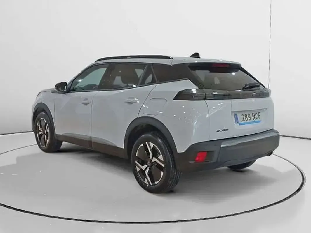 Usado Peugeot 2008 Allure 102 CV (75 kW) 2025 Blanco SUV