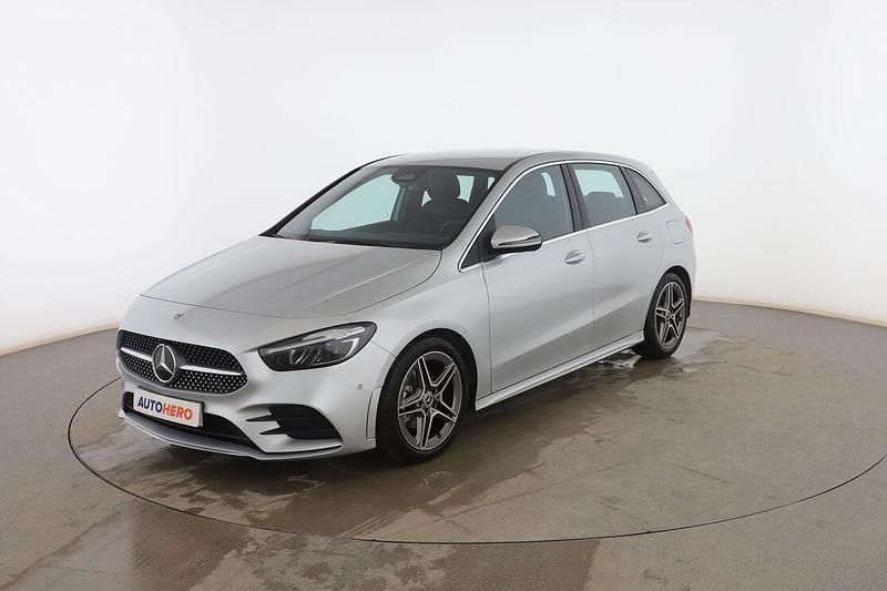 Usado Mercedes B200 AMG line 177 CV (130 kW) 2023 Gris Monovolumen