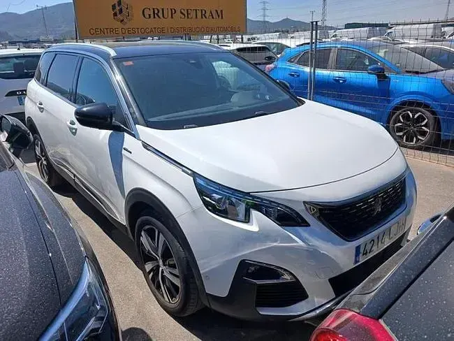 Usado Peugeot 5008 GT-line 130 CV (95 kW) 2020 Blanco SUV
