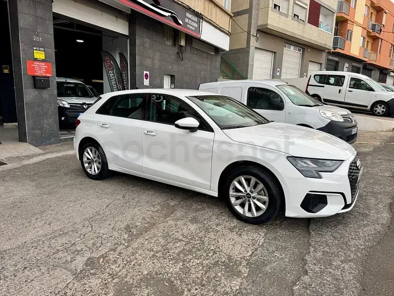 Usado Audi A3 Advanced Plus 110 CV (80 kW) 2022 Blanco Berlina