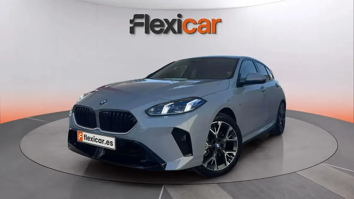 Usado BMW 120 170 CV (125 kW) 2025 Gris Utilitario