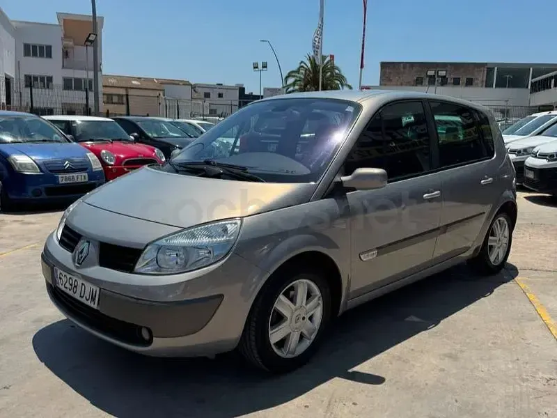Usado Renault Scénic Dynamique 115 CV (84 kW) 2005 Gris / plata Monovolumen