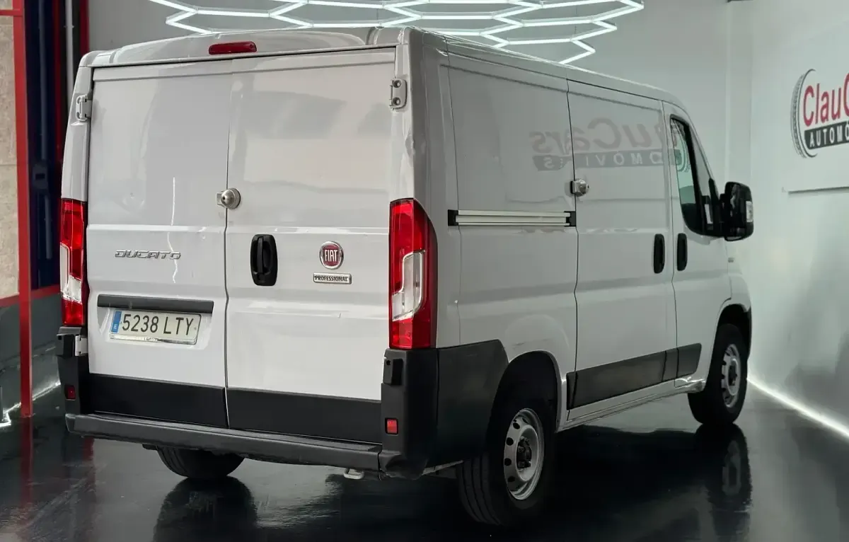 Käytetty Fiat Ducato 140 HP (102 kW) 2021 Valkoinen Van