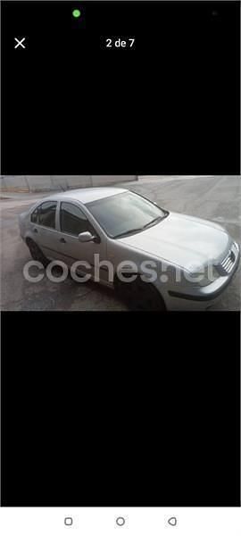 Usado VW Bora Conceptline 90 CV (66 kW) 1999 Gris / plata Berlina
