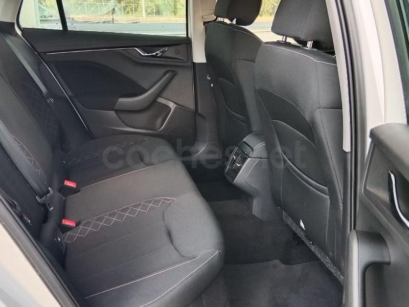Usado Skoda 110 R Ambition 110 CV (80 kW) 2023 Blanco Berlina