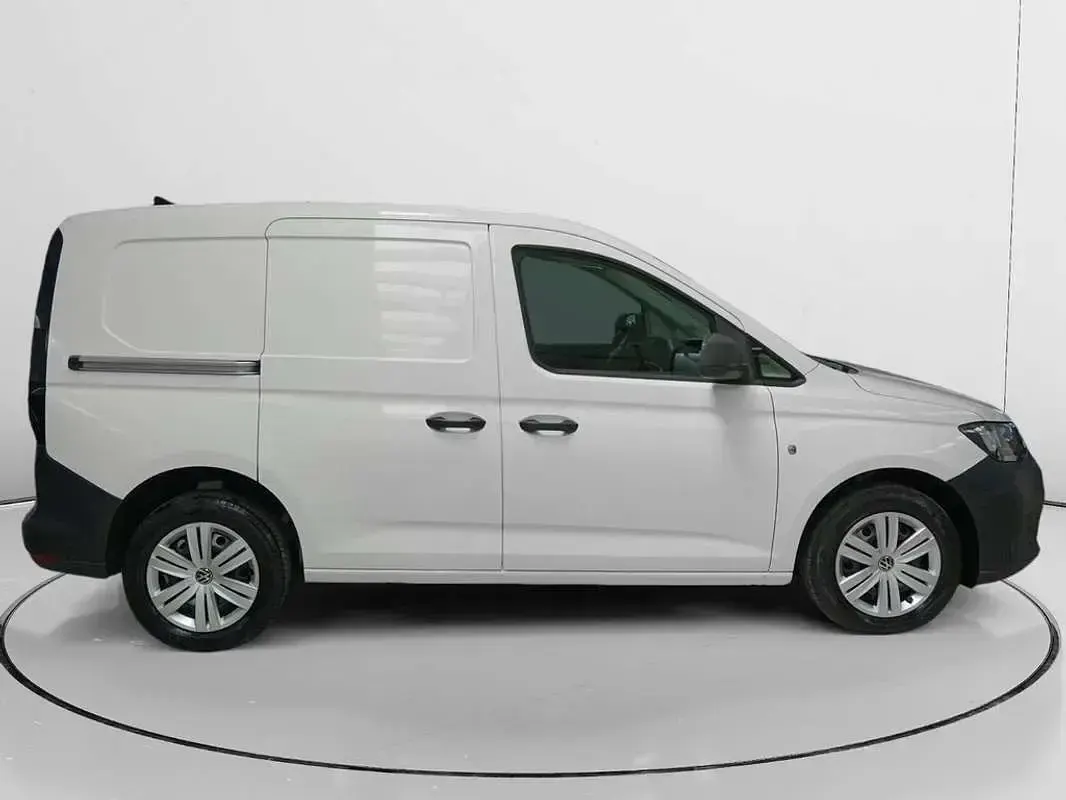 Usado VW Caddy 102 CV (75 kW) 2022 Blanco Monovolumen