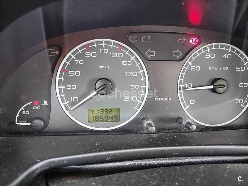 Usado Citroën Xsara 90 CV (66 kW) 2004 Gris / plata Berlina