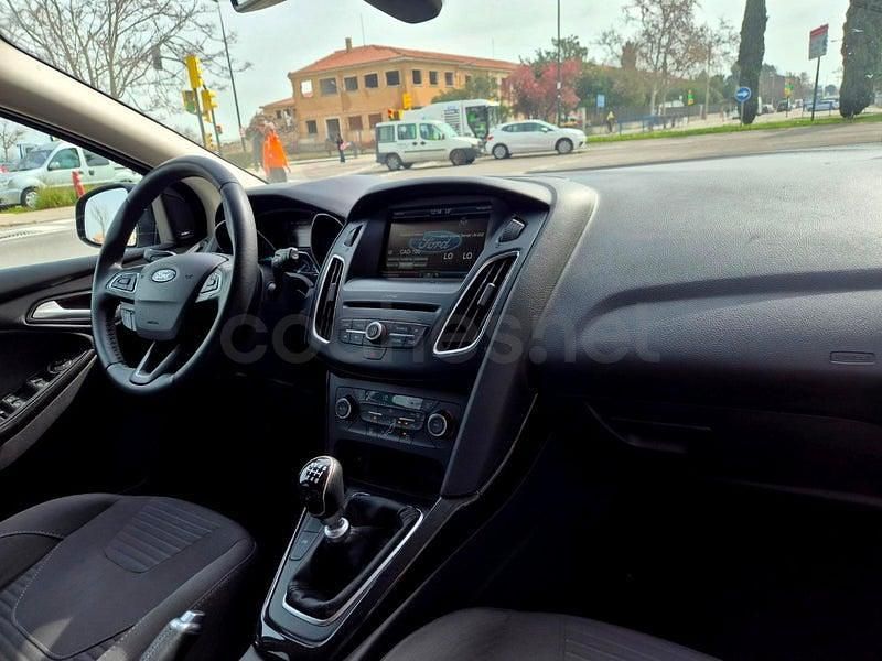 Usado Ford Focus Sport 120 CV (88 kW) 2016 Negro Berlina