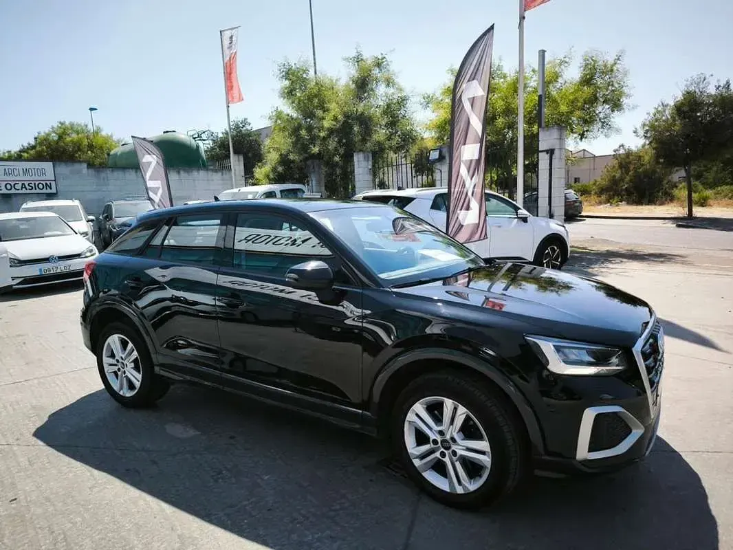 Usado Audi Q2 Advanced 150 CV (110 kW) 2022 Negro SUV