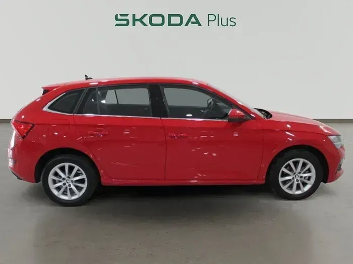 Usado Skoda Scala Ambition 150 CV (110 kW) 2020 Rojo Utilitario