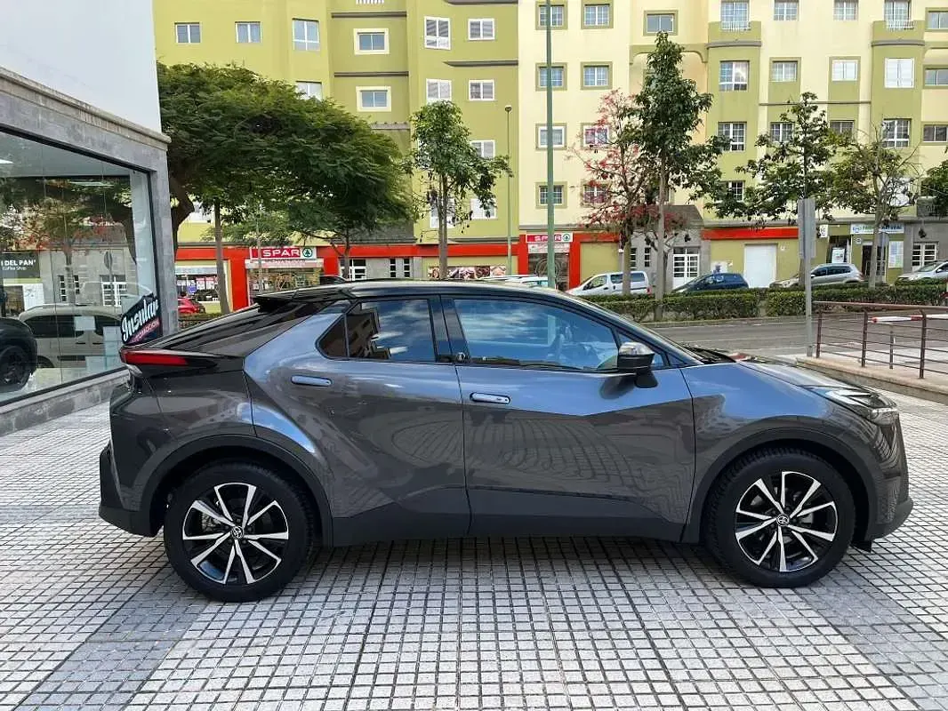 Usado Toyota C-HR Advance 140 CV (102 kW) 2025 Gris SUV