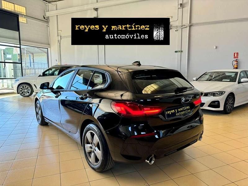 Usado BMW 116 Advantage 116 CV (85 kW) 2021 Negro Utilitario