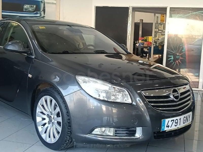 Usado Opel Insignia Cosmo 160 CV (117 kW) 2010 Negro Berlina