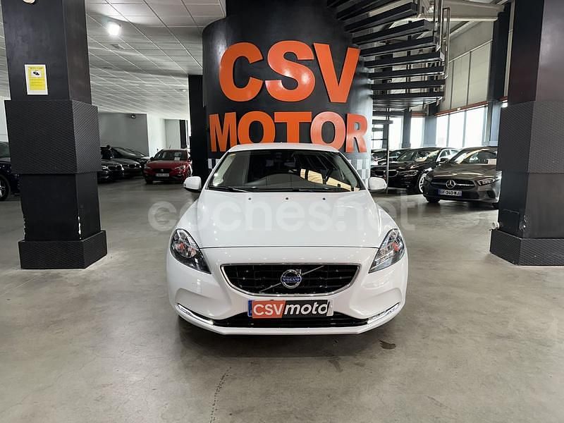 Usado Volvo V40 115 CV (84 kW) 2014 Blanco Familiar
