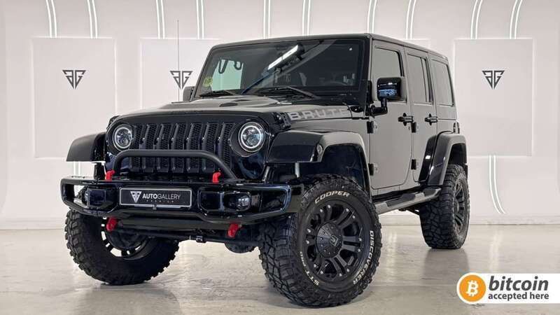 Verde Usado 2011 Jeep Wrangler Unlimited Sport SUV | 46.900 € - Imagen 1/4