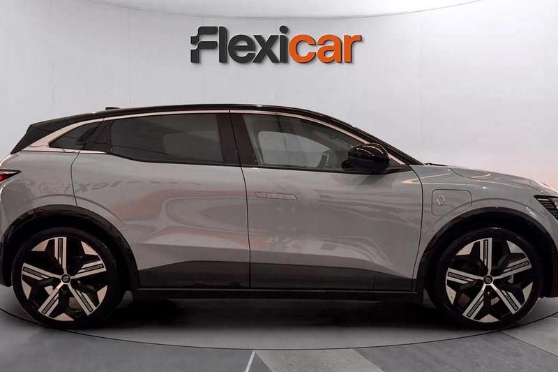 Usado Renault Megane E-Tech Techno 160 kW (218 CV) 2023 Gris Berlina