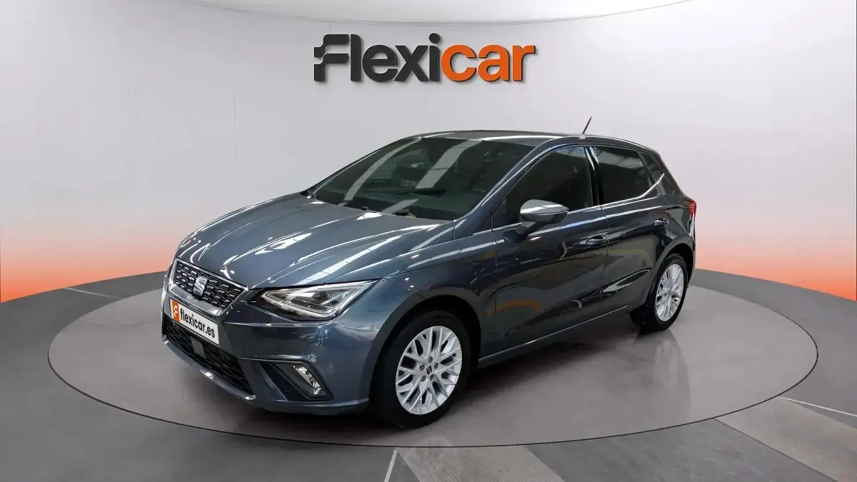 Usado Seat Ibiza 116 CV (85 kW) 2024 Gris Utilitario