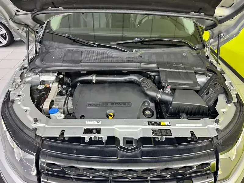 Usado Land Rover Range Rover evoque Dynamic 190 CV (139 kW) 2014 Gris / plata SUV