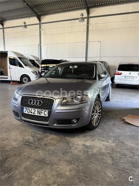 Gris / plata Usado 2006 Audi A3 Ambition Berlina | 5400 € (Precio justo) - Imagen 1/4