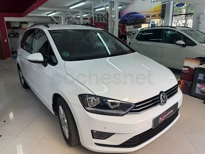 Usado VW Golf Sportsvan Advance 125 CV (91 kW) 2017 Blanco Monovolumen