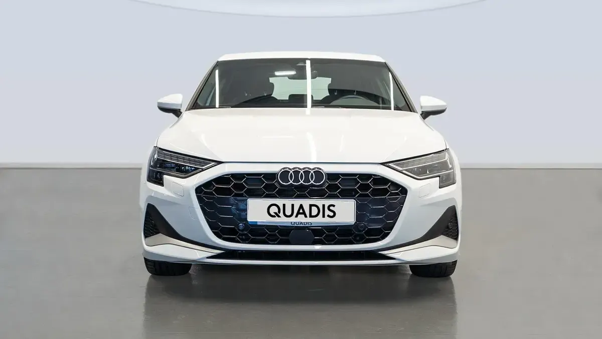 Usado Audi A3 Advanced Plus 116 CV (85 kW) 2025 Blanco Berlina