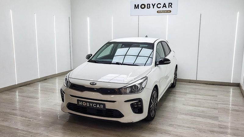 Usado Kia Rio 120 CV (88 kW) 2020 Blanco Berlina