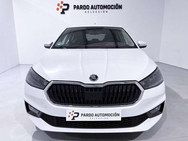 Usado Skoda Fabia Selection 95 CV (69 kW) 2024 Blanco Utilitario