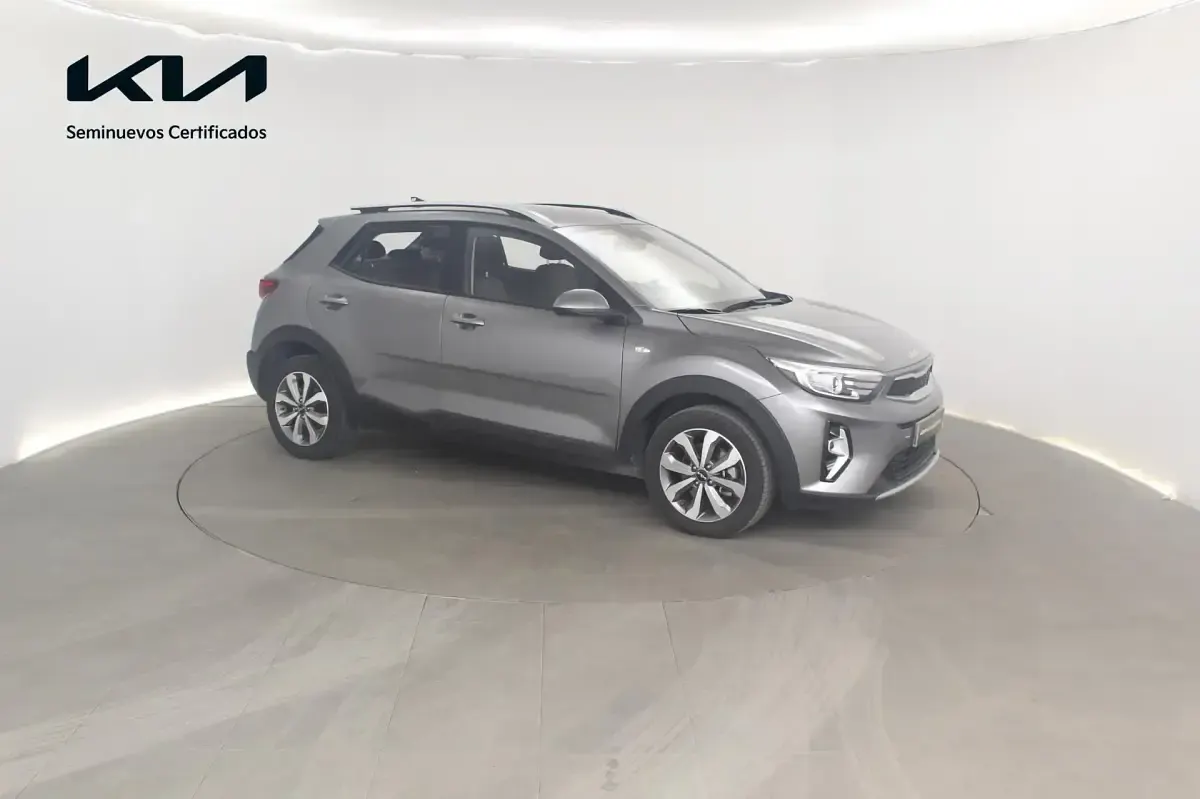 Usado Kia Stonic 100 CV (73 kW) 2024 Gris SUV