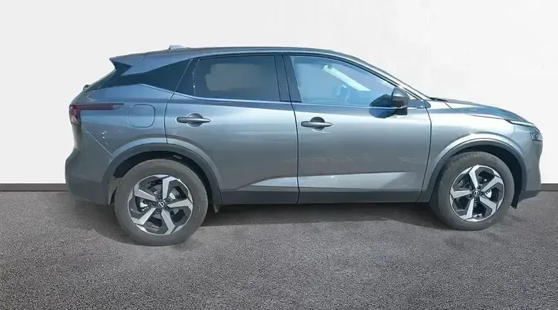 Usado Nissan Qashqai N-Connecta 140 CV (102 kW) 2023 Gris negro SUV
