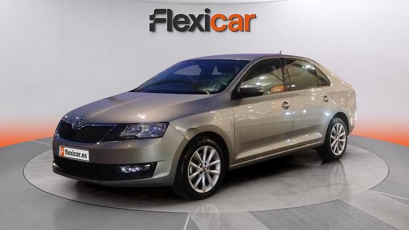 Usado Skoda Rapid Active 110 CV (80 kW) 2018 Gris Berlina