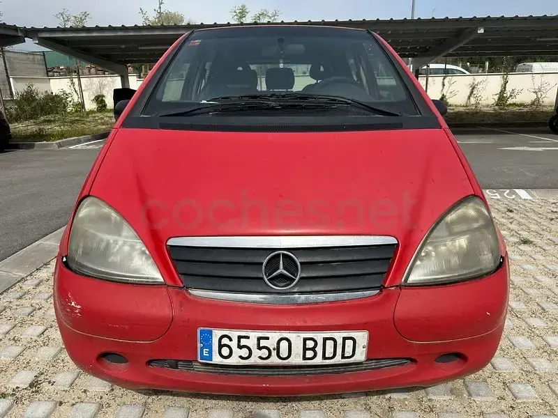Usado Mercedes A140 Classic 82 CV (60 kW) 2000 Rojo Utilitario