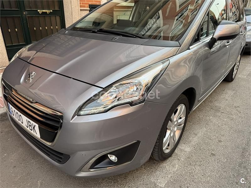 Gris / plata Usado 2014 Peugeot 5008 Allure Monovolumen | 5500 € (Super precio) - Imagen 1/4