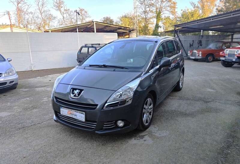 Gris Usado 2012 Peugeot 5008 Allure Monovolumen | 8400 € (Precio justo) - Imagen 1/4