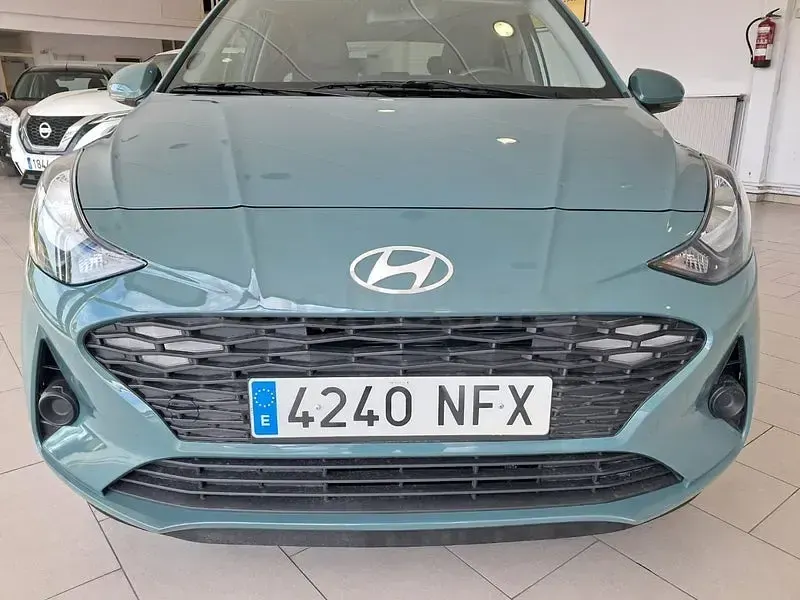 Nuevo Hyundai i10 63 CV (46 kW) 2025 Verde Utilitario