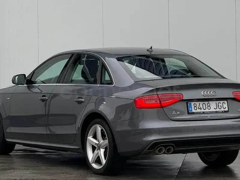 Usado Audi A4 Sport 150 HP (110 kW) 2016 Cinzento Sedan